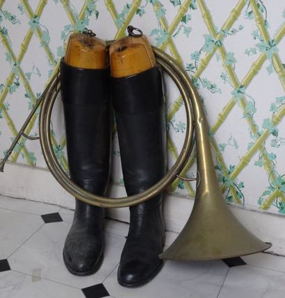 Trompe de chasse en laiton, marque de Jerôme...