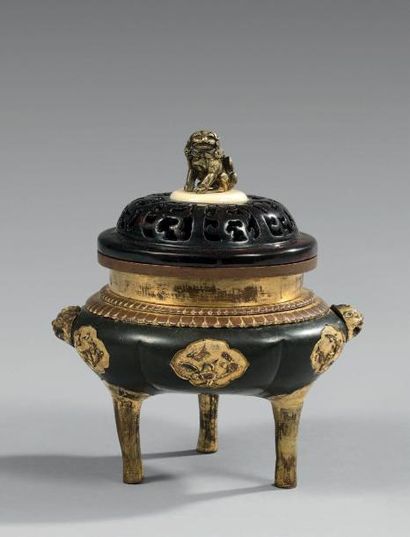 JAPON, Sawasa - XVIIème siècle

Brûle-parfum...