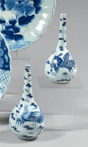 VIETNAM, Hue - XIXème siècle

Deux vases...
