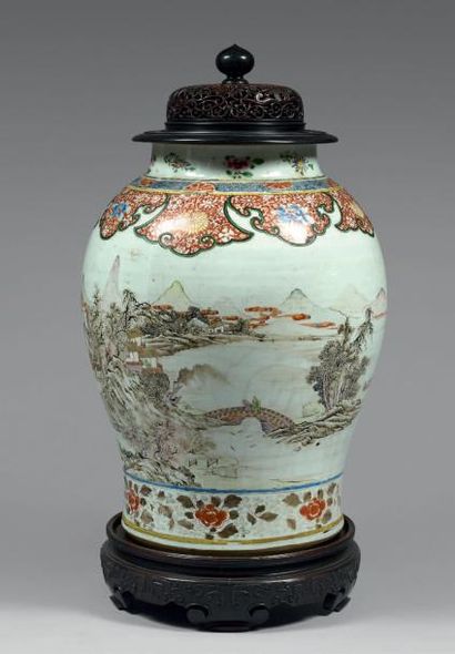 CHINE - EPOQUE KANGXI (1662 - 1722)

Grande...