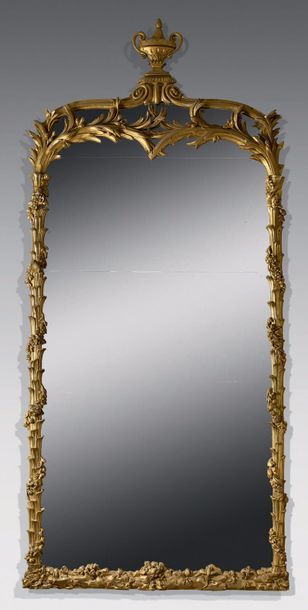 Grand miroir de boiserie en bois relaqué...