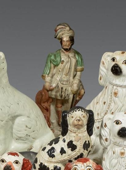 Figure du «Lion Slayer» en faïence polychrome,...