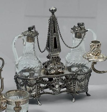 Huilier en argent et deux flacons en cristal,...