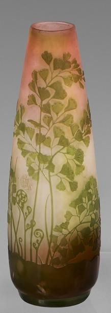 Émile GALLÉ (1846-1904)
Vase de forme ovoïde...