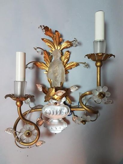Travail dans le goût de Maison BAGUÈS
Applique...