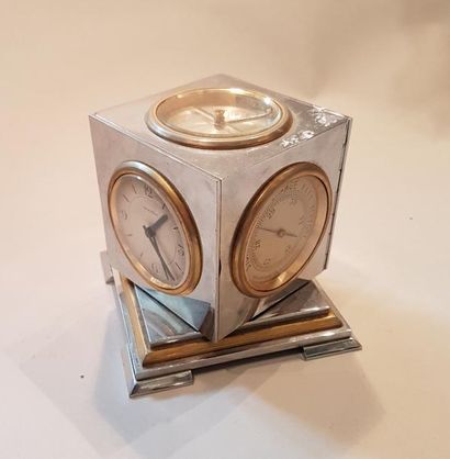 HERMES Paris
Pendulette de bureau en métal...
