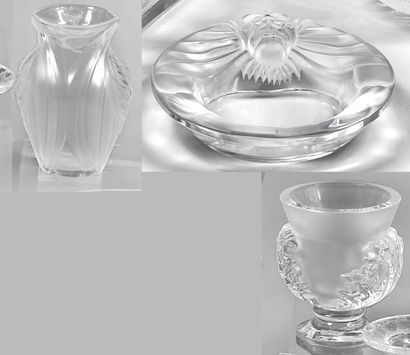LALIQUE FRANCE
- Un cendrier circulaire en...