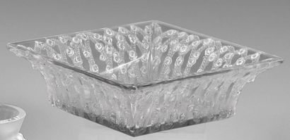 LALIQUE FRANCE
Coupe carrée, modèle Roses,...