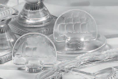 LALIQUE, France
Deux cendriers ronds Caravelle...