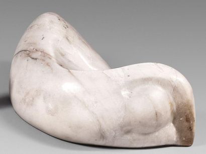JANE AYREL (XXÈME SIÈCLE)
FORME LOVEE.
Marbre,...