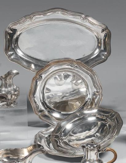 Service de platerie en argent (950), la bordure...