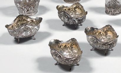 Suite de quatre coupes ovales en argent,...