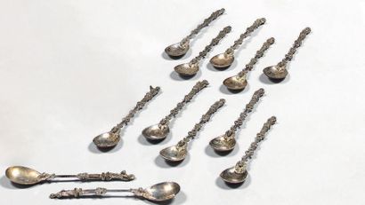 Douze cuillers apostoliques en argent, la...