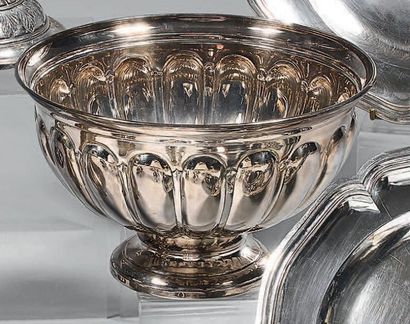 Grande coupe en argent (925) de forme circulaire,...