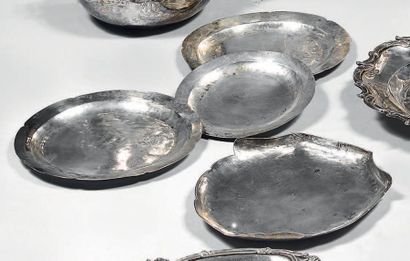 Lot en argent composé de: une coupe ronde...