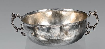 Lot en argent composé de: une coupe ronde...