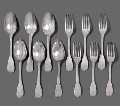 Six couverts en argent, modèle à filets et...