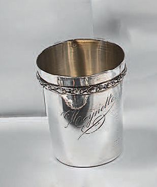 Lot de trois timbales en argent (925) et...