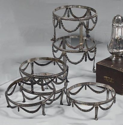 Six supports de coupe en argent (950), de...