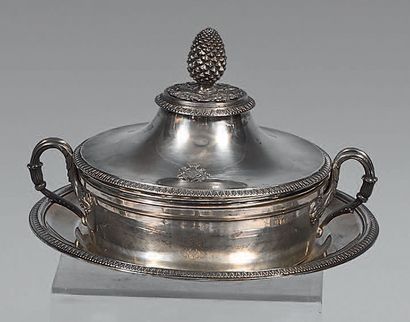 Légumier couvert rond, son présentoir et...