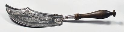Pelle à poisson en argent, gravée de fleurs...