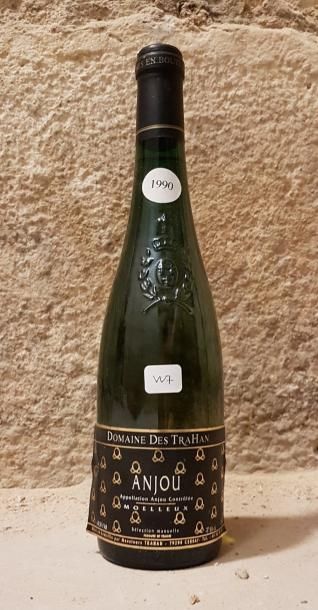 Ensemble de six bouteilles:
- Deux bouteilles...