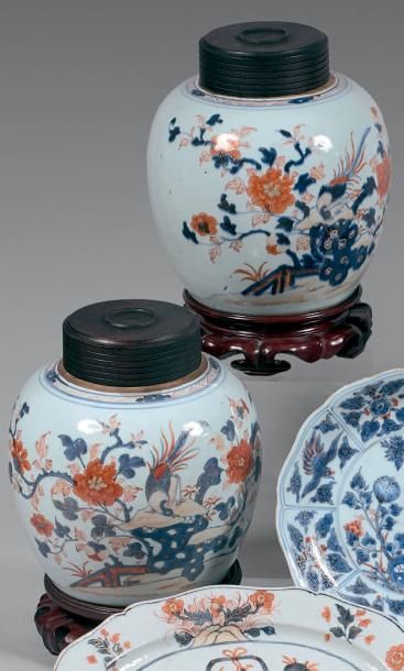 CHINE - Epoque XANGXI (1662-1722)

Deux pots...