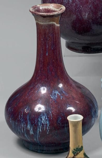 CHINE - XIXème siècle

Vase de forme balustre...