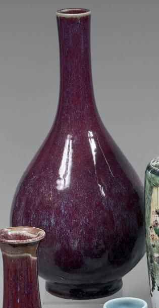 CHINE - Vers 1900

Grand vase bouteille en...