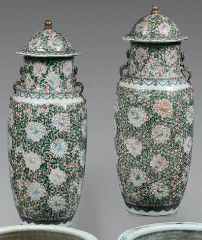 CHINE, Canton - XIXème siècle

Paire de vases...