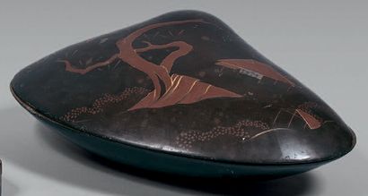 JAPON - Epoque MEIJI (1868 - 1912)

Boîte...
