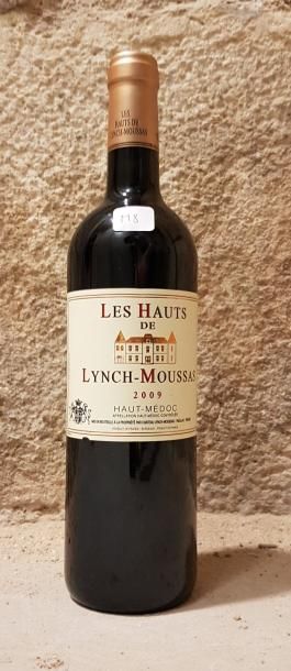 Douze bouteilles. Bordeaux Haut-Médoc. Les...