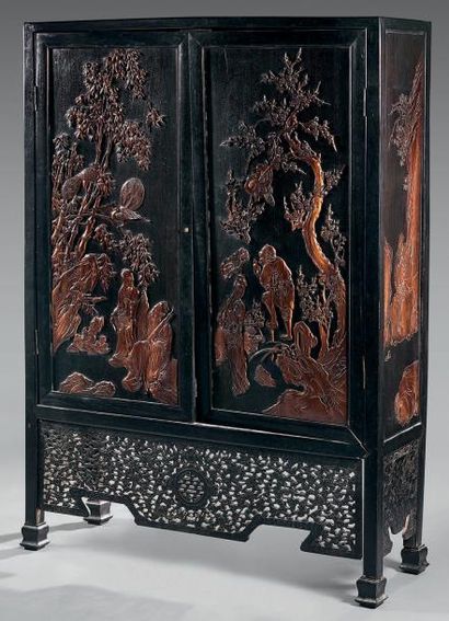 Armoire en palissandre, les portes et les...