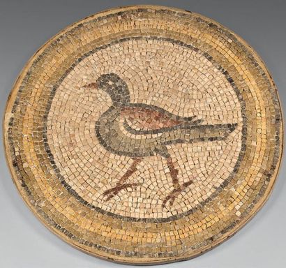 Mosaïque représentant un volatile tourné...