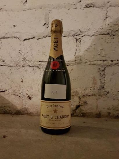 Trois bouteilles Champagne, Moët et Chandon,...
