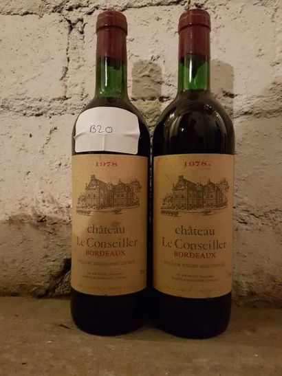Ensemble de six bouteilles:
-Deux bouteilles...