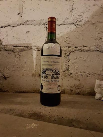 Ensemble de vingt-trois bouteilles:
Douze...