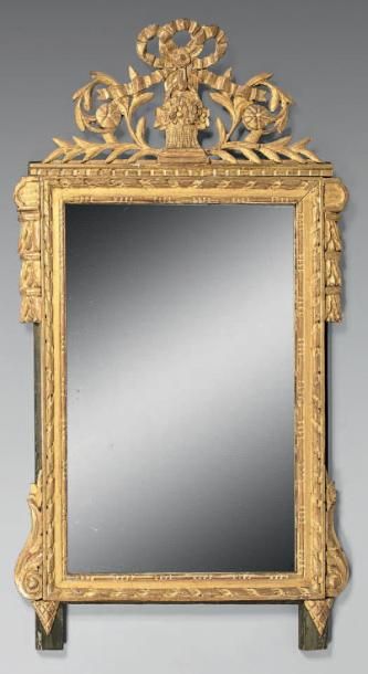 Miroir à fronton en bois doré, la partie...