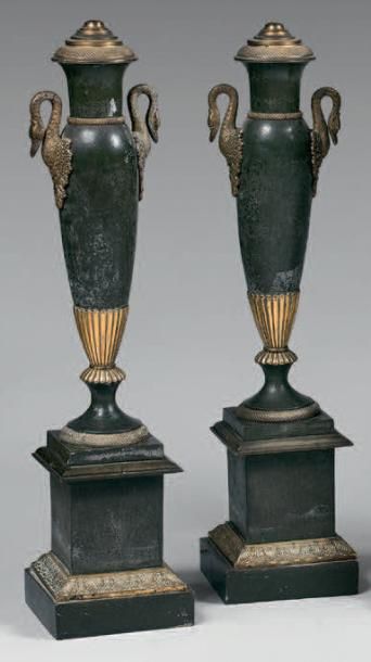 Paire de lampes de type «Carcel» en tôle...