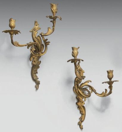 Paire d'appliques rocaille en bronze doré,...