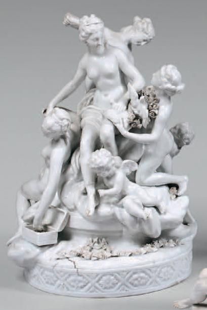 Groupe en porcelaine blanche de Capodimonte,...