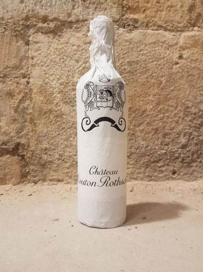 Trois bouteilles Bordeaux, Pauillac, Château...