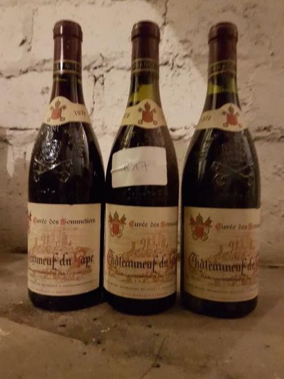 Ensemble de seize bouteilles:
- Cinq bouteilles...