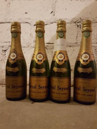 Ensemble de 12 bouteilles et demi-bouteilles:
-...