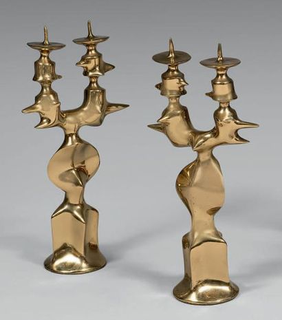 VICTOR ROMAN (1937-1995)
Paire de bougeoirs...