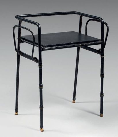 JACQUES ADNET (1900-1984)
Table de chevet...