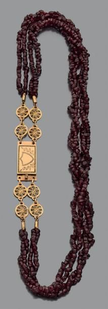 Collier formé de deux torsades de cristaux...