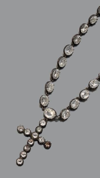 Collier en or 18K (750) serti de pierres...