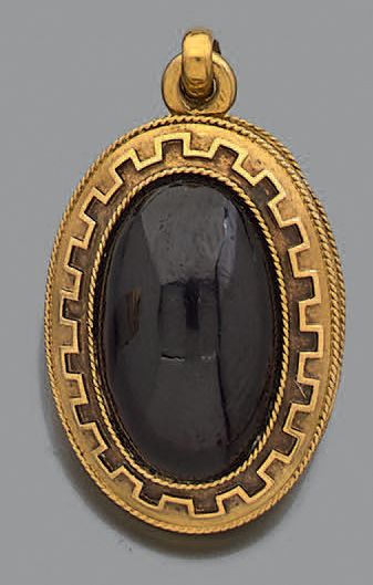 Médaillon pendentif en or jaune 18K (750)...