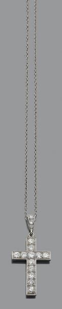 Pendentif croix en or gris 18K (750) serti...